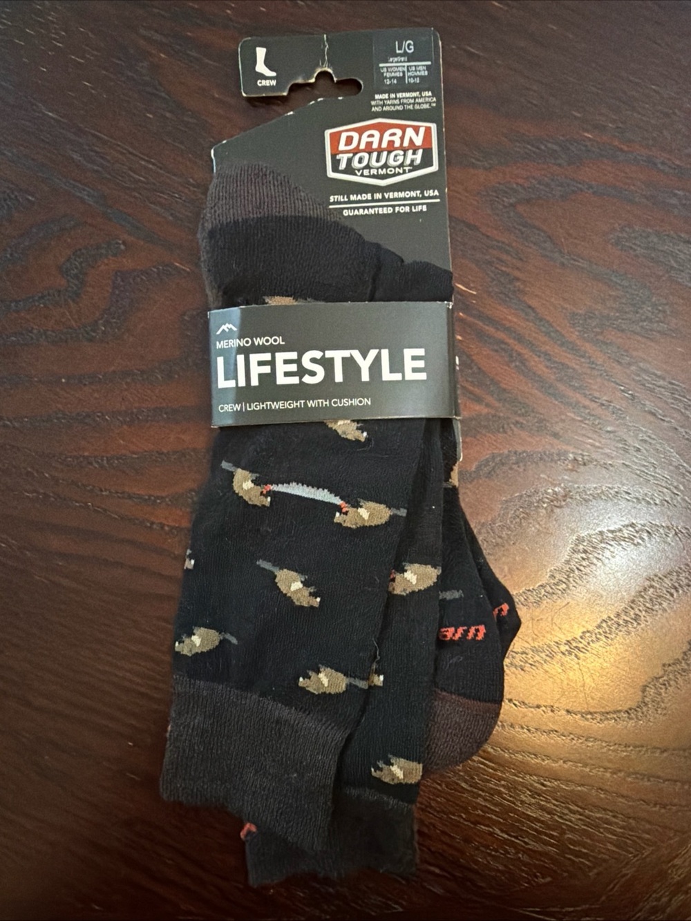 Lifestyle Merino Wool Crew Socks - Black with working beavers Pattern
